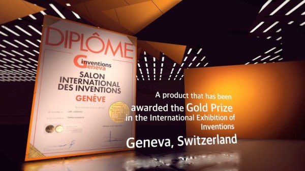 영문 수상사진.jpg